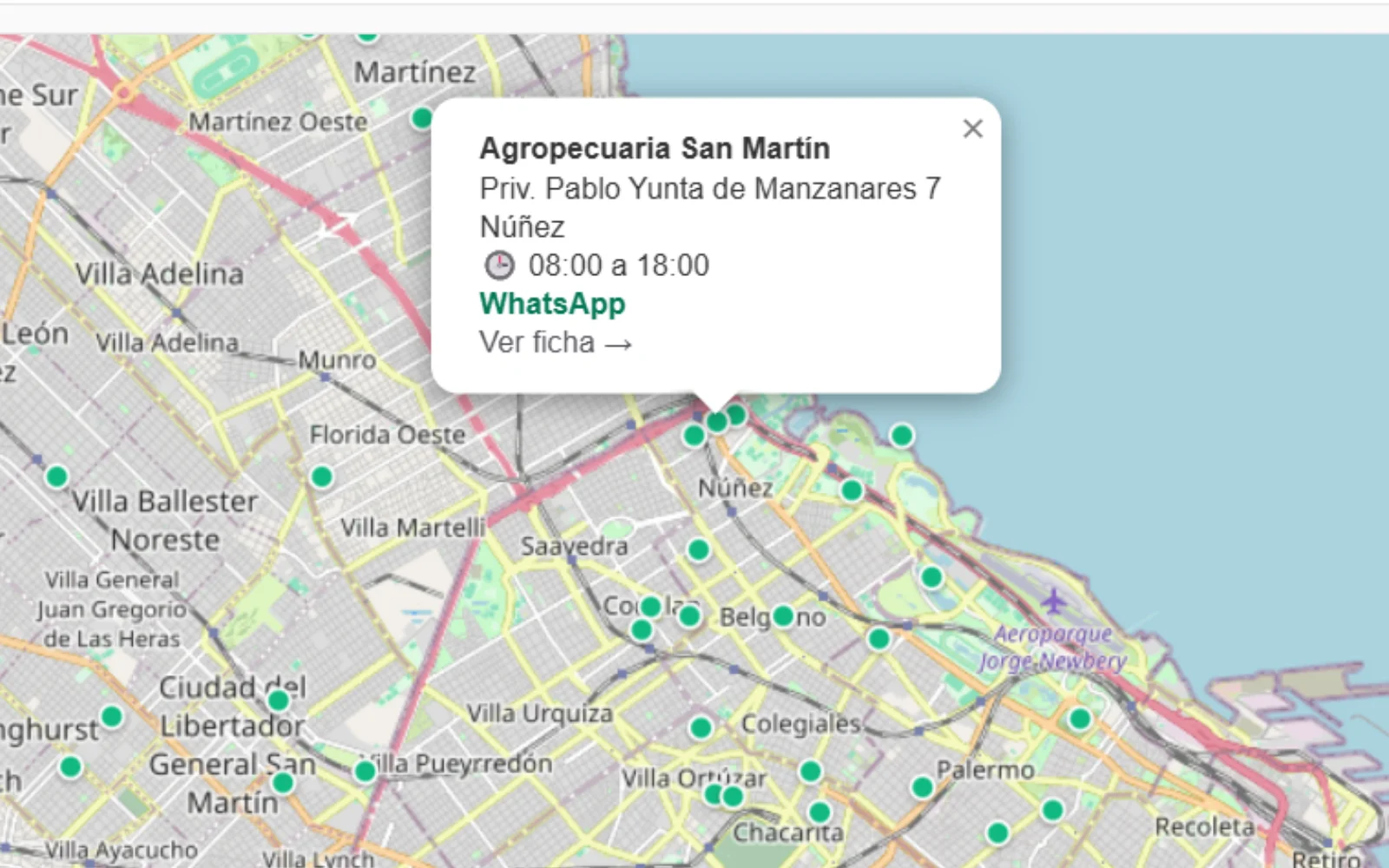 Mapa del CRM con los clientes ubicados y la ficha de uno abierta (datos de ejemplo)